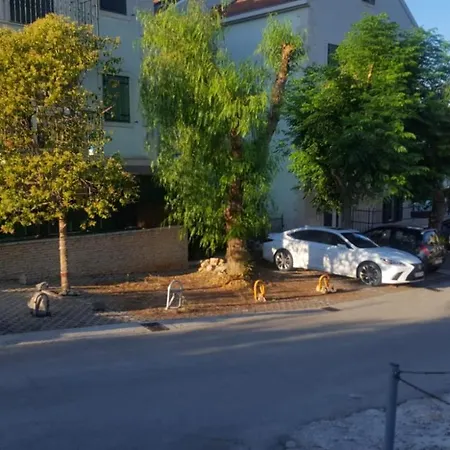 Nera Supetar